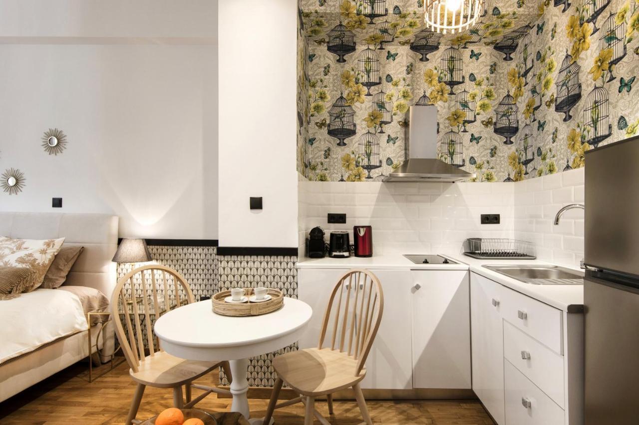 Designer Renovated Apartment In Downtown Atenas Exterior foto