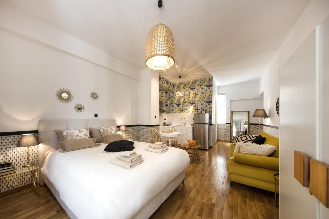 Designer Renovated Apartment In Downtown Atenas Exterior foto