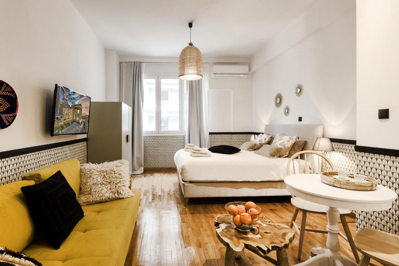 Designer Renovated Apartment In Downtown Atenas Exterior foto