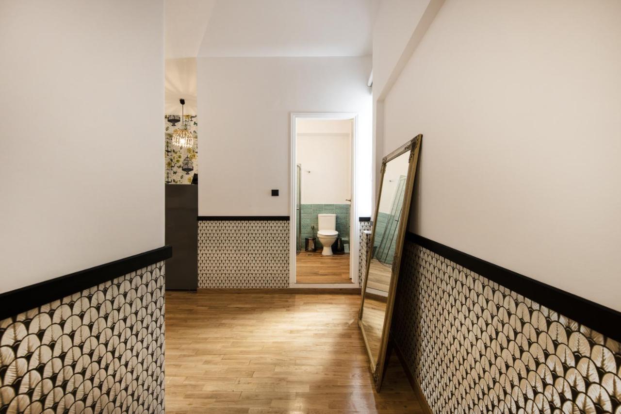 Designer Renovated Apartment In Downtown Atenas Exterior foto
