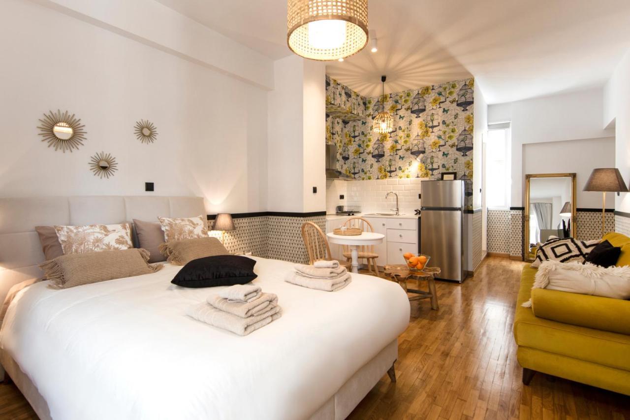 Designer Renovated Apartment In Downtown Atenas Exterior foto