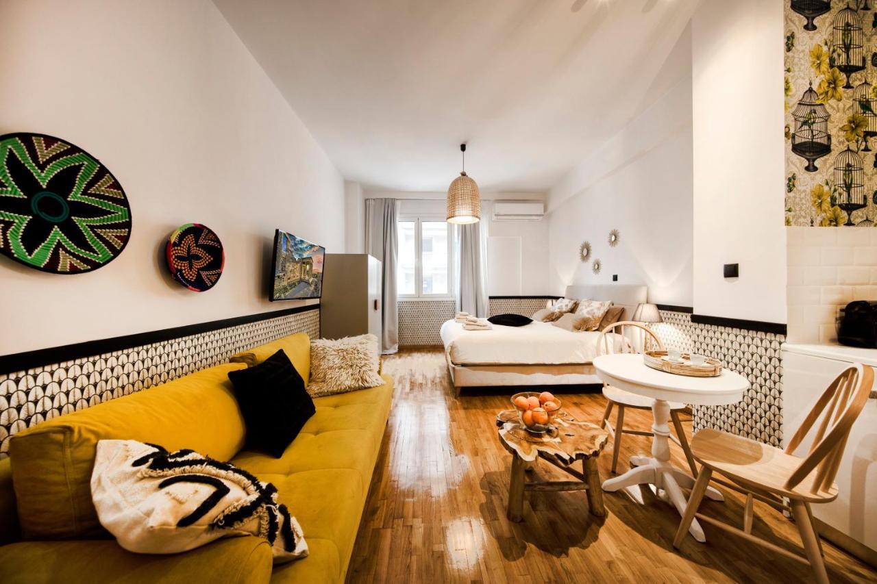 Designer Renovated Apartment In Downtown Atenas Exterior foto